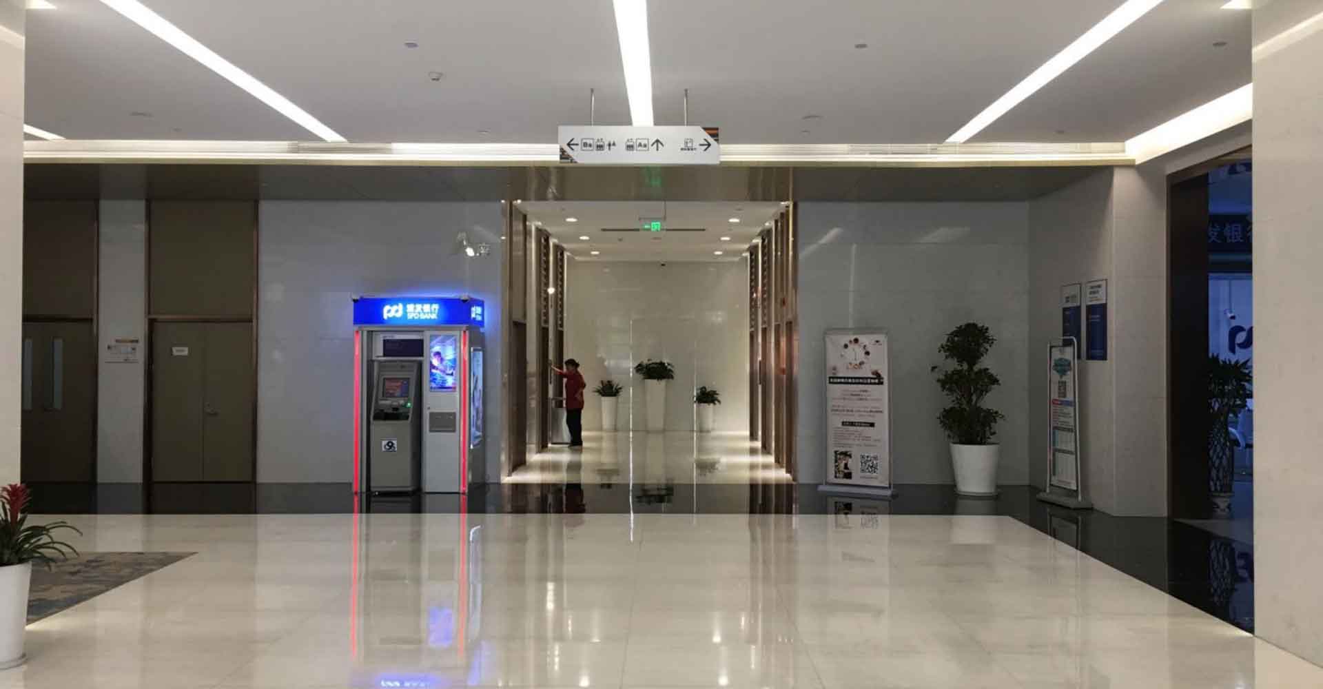 科海大楼电梯间