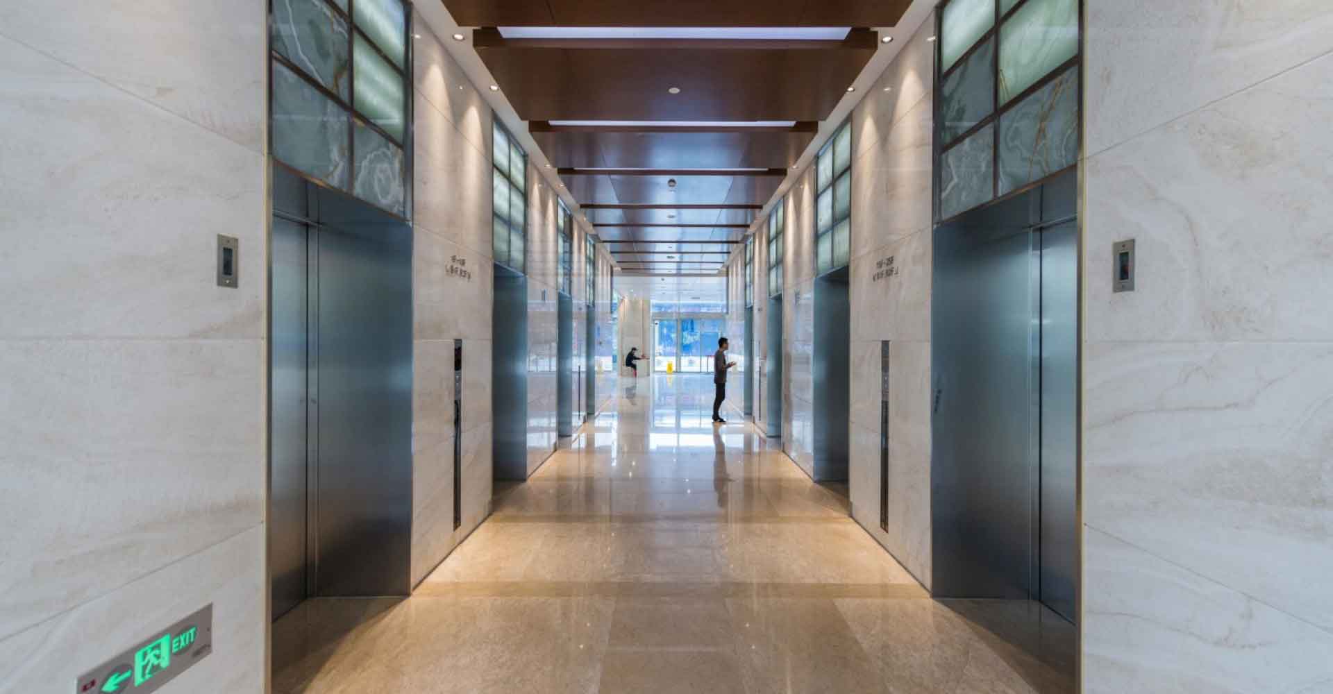 建工大唐国际广场电梯间