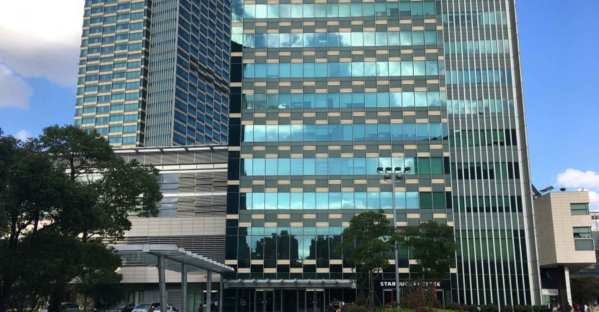 浦东嘉里城外观